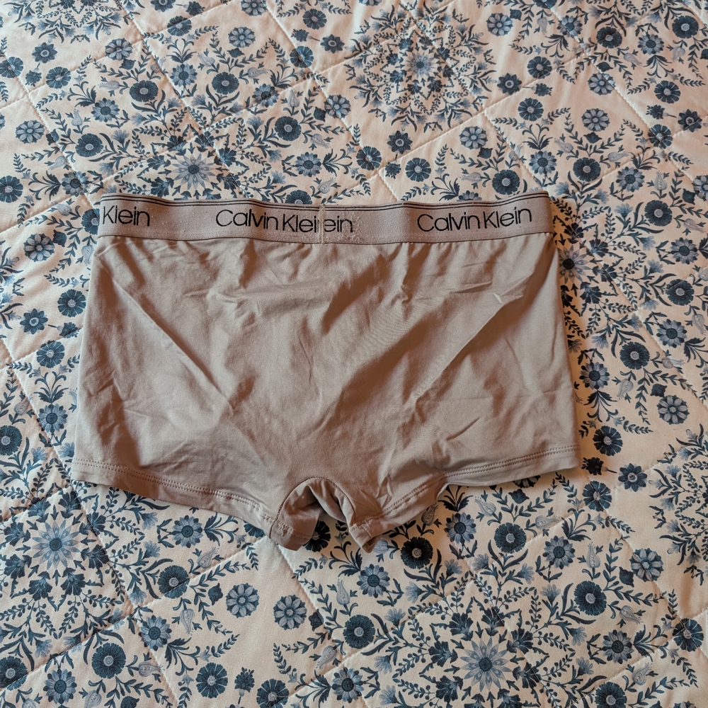 Calvin Klein Underwear Men's Gray Trunks - Picture 2 of 5